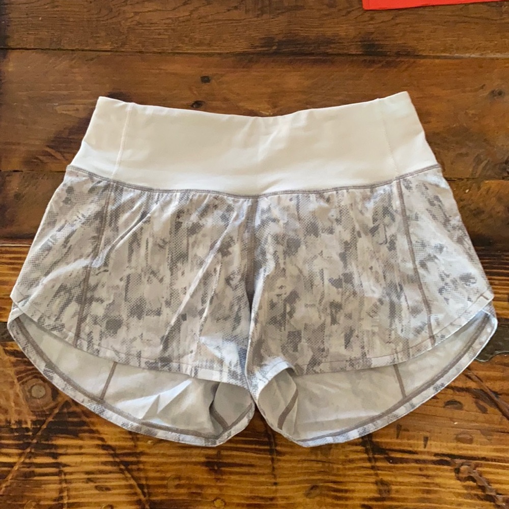 LULULEMON Speed Up Shorts